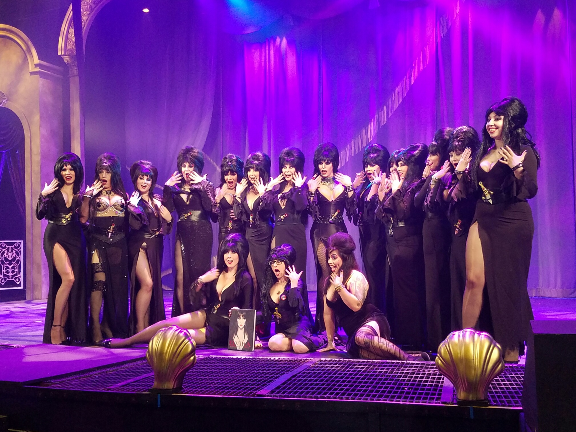 Knotts Scary Farm Hosts Elvira Look A Like Contest Creepy La The